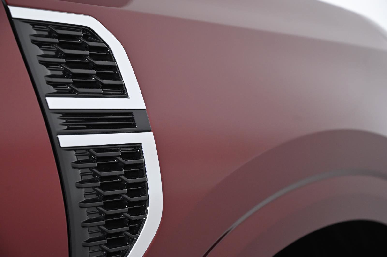 Used 2025 Nissan Armada Platinum image 10