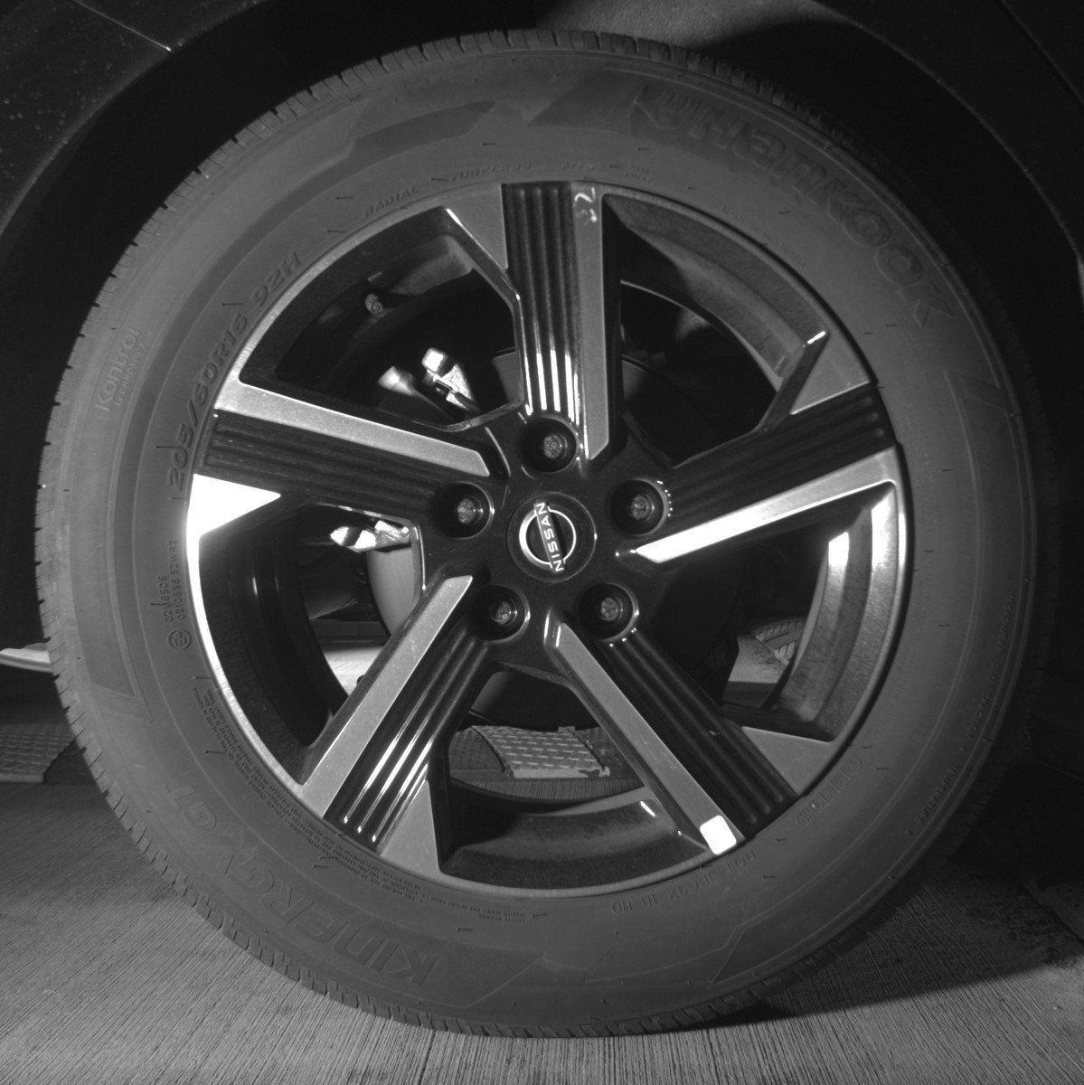 Used 2025 Nissan Sentra SV image 15