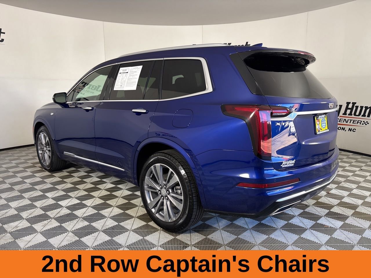 Used 2025 Cadillac XT6 Premium Luxury image 7