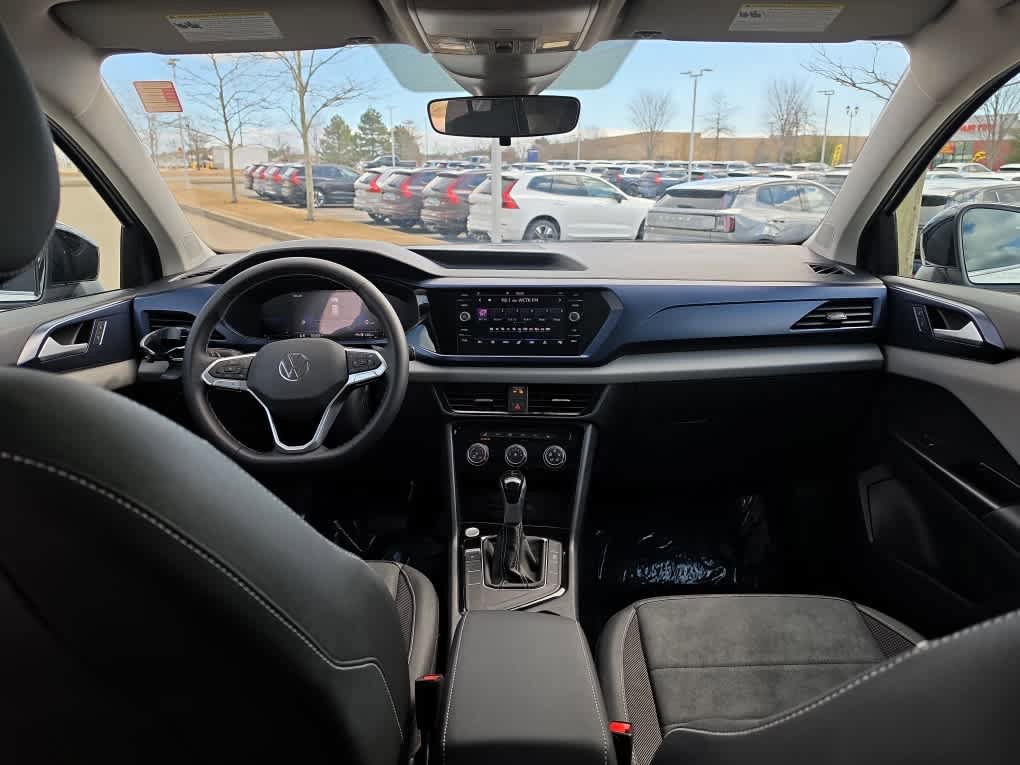 Used 2023 Volkswagen Taos SE FWD image 8