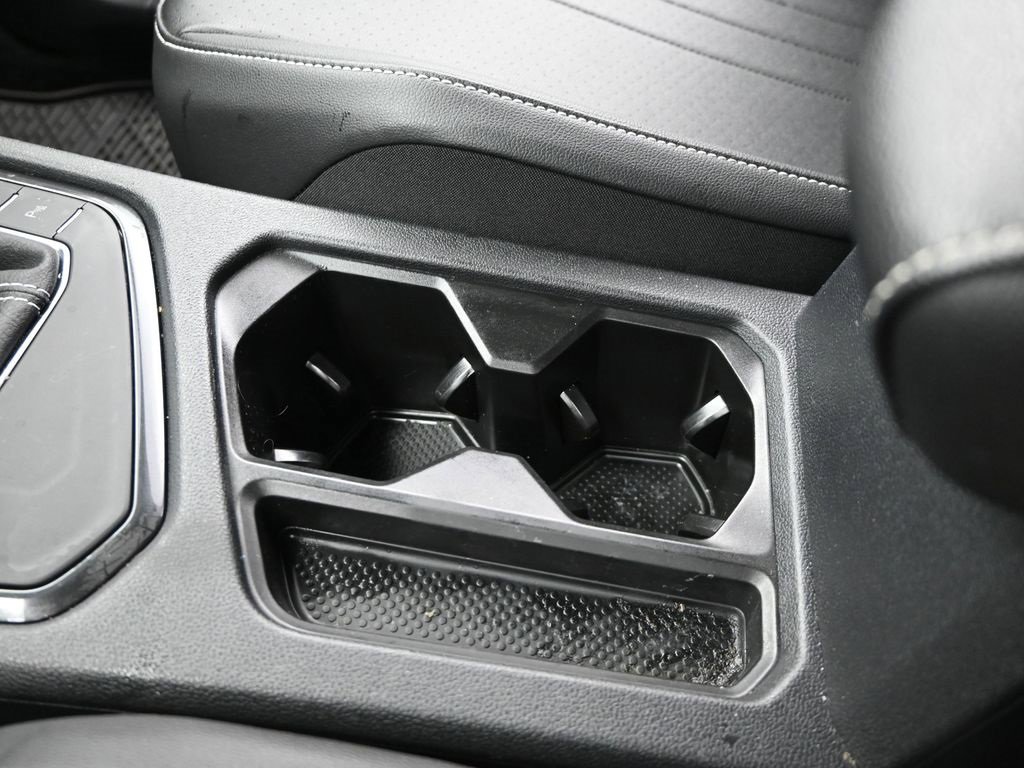 Used 2022 Volkswagen Tiguan SE R-Line image 19