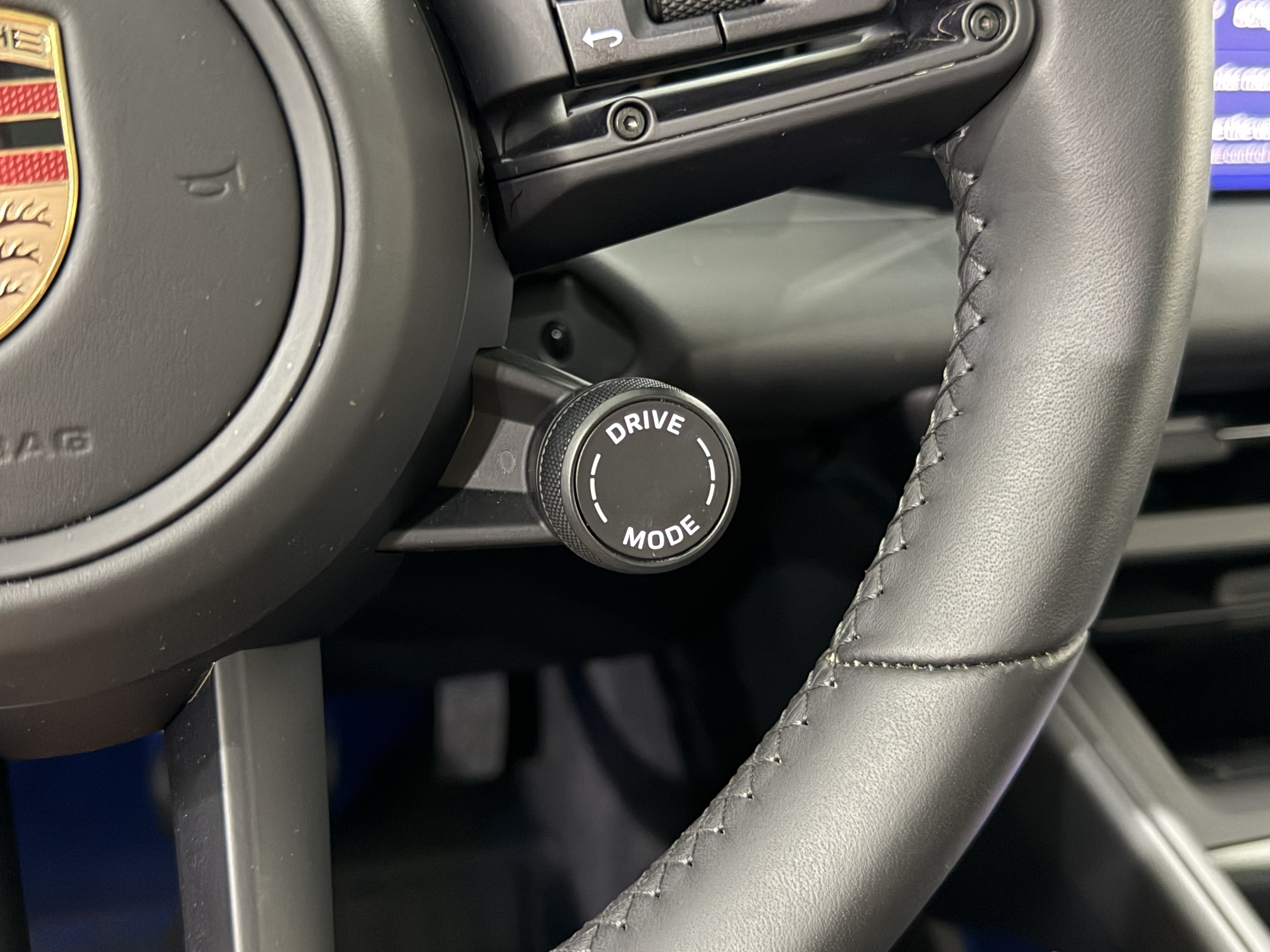 Certified 2025 Porsche Macan Electric RWD image 50