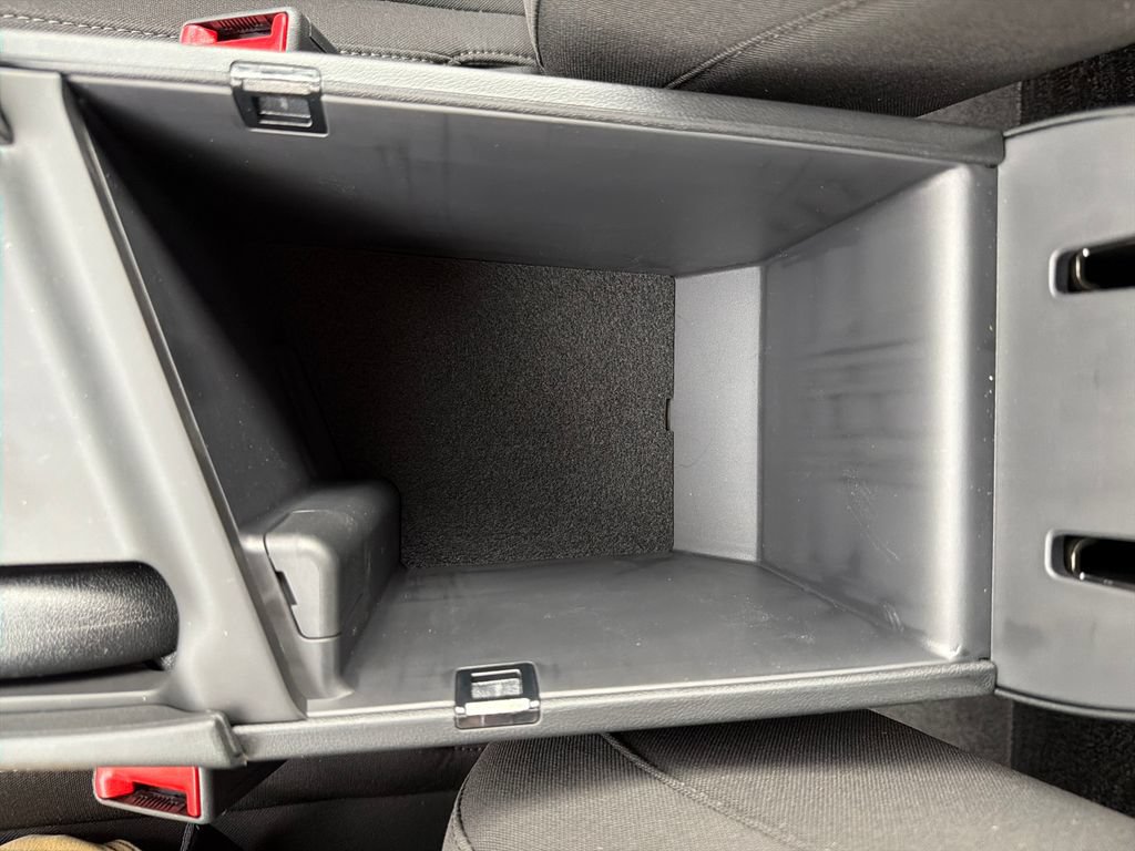 New 2026 Hyundai Elantra Sport FWD image 32