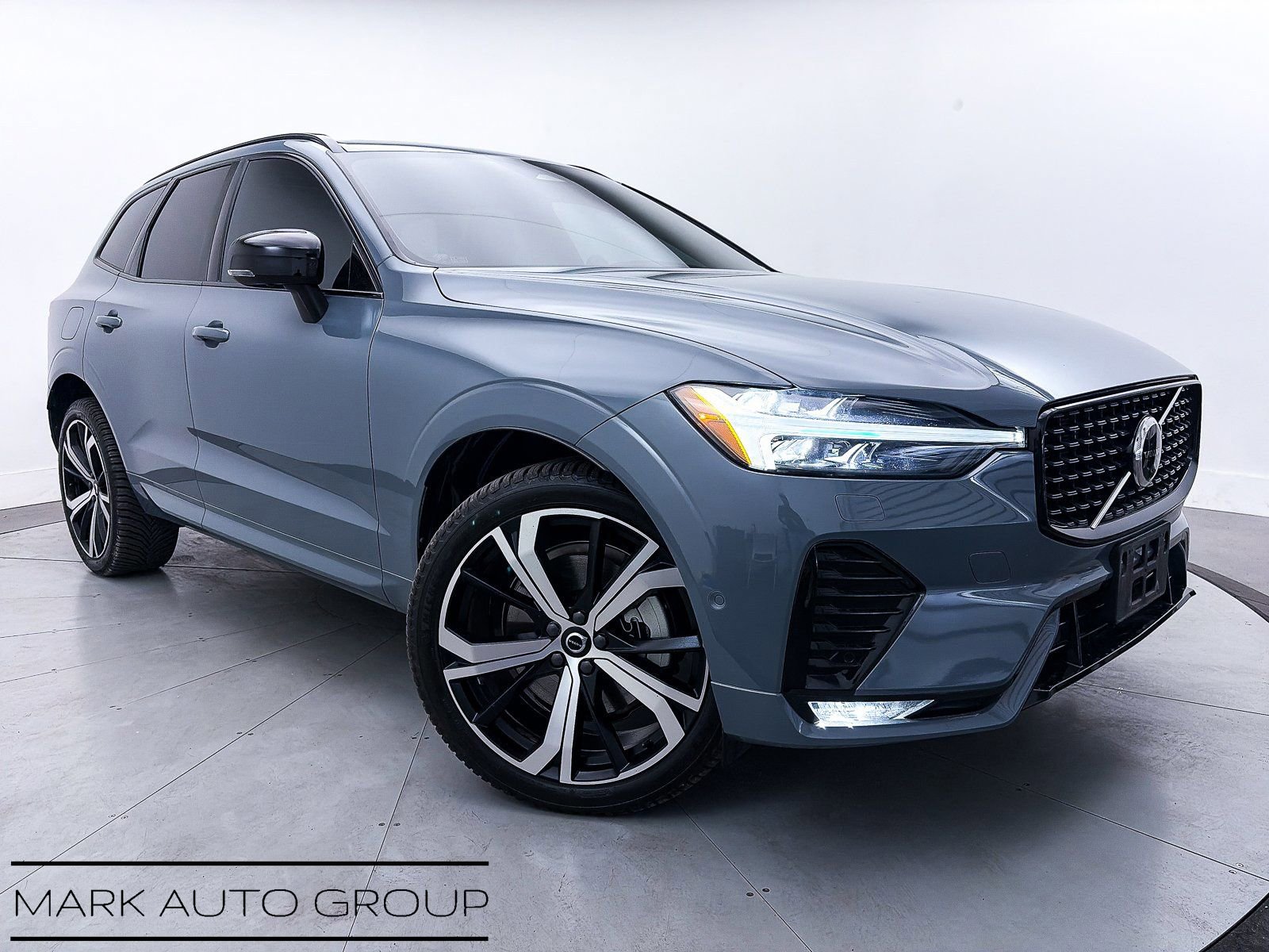 Used 2023 Volvo XC60 B6 Ultimate w/ Protection Package Premier image 1