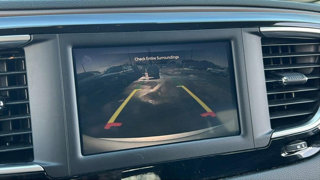 Used 2023 Chrysler Voyager LX image 27