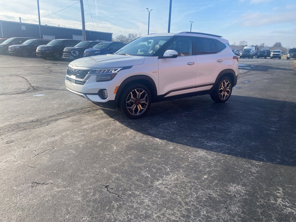 Used 2022 Kia Seltos SX image 3