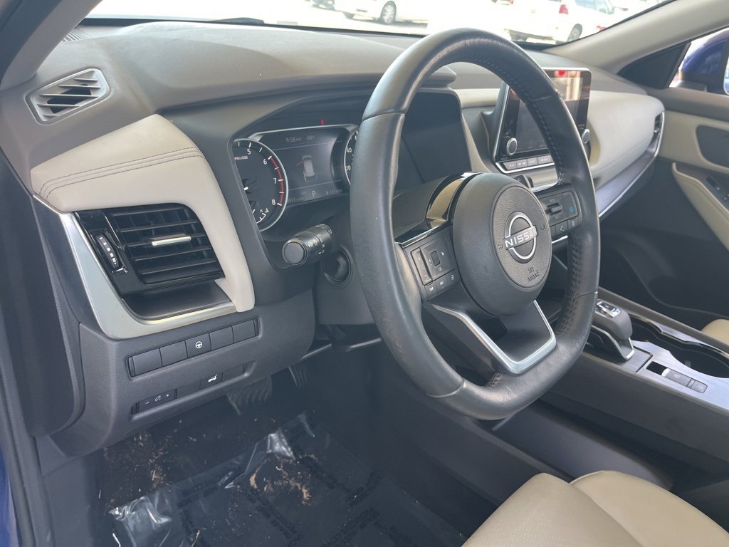 Used 2022 Nissan Rogue SV w/ SV Premium Package image 9