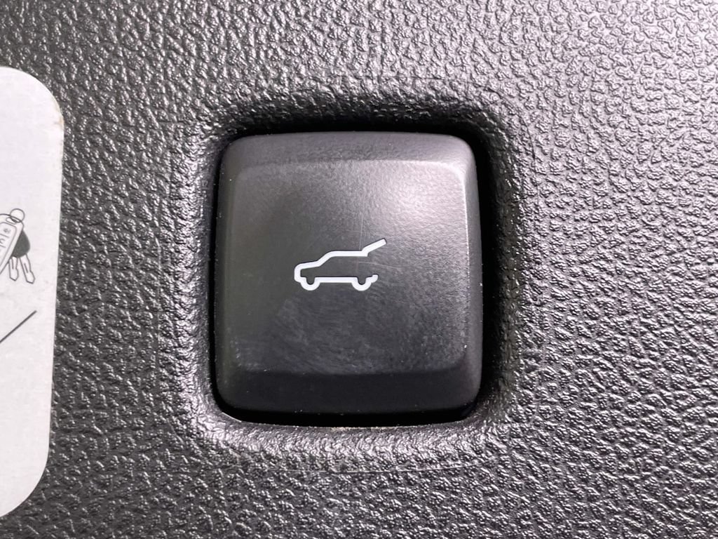 Used 2020 Ford Escape Titanium AWD/4WD image 19