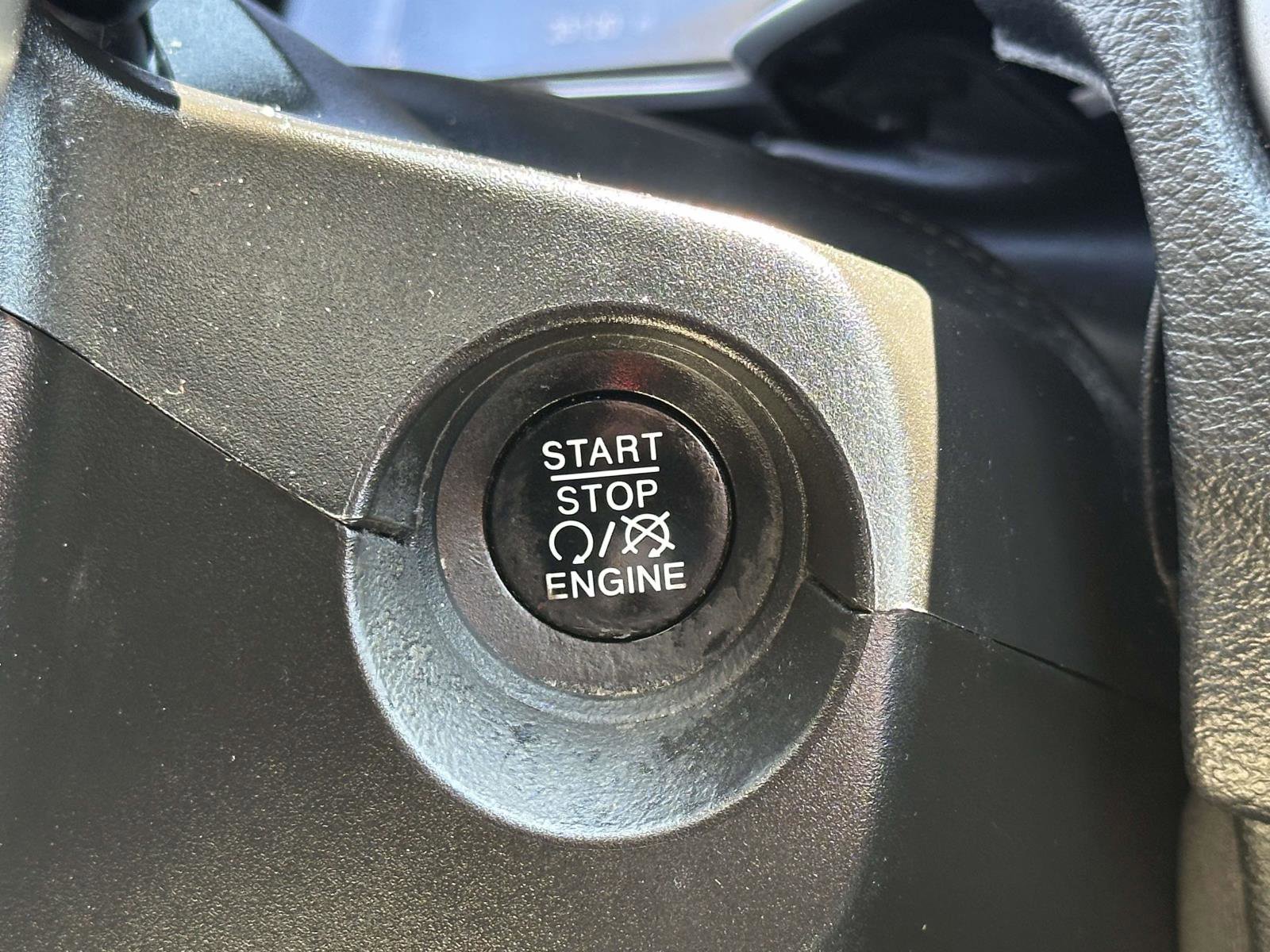 Used 2018 Jeep Compass Latitude w/ Popular Equipment Group image 28