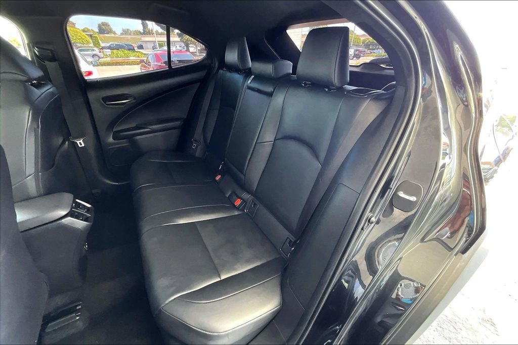 Used 2024 Lexus UX 250h FWD image 22