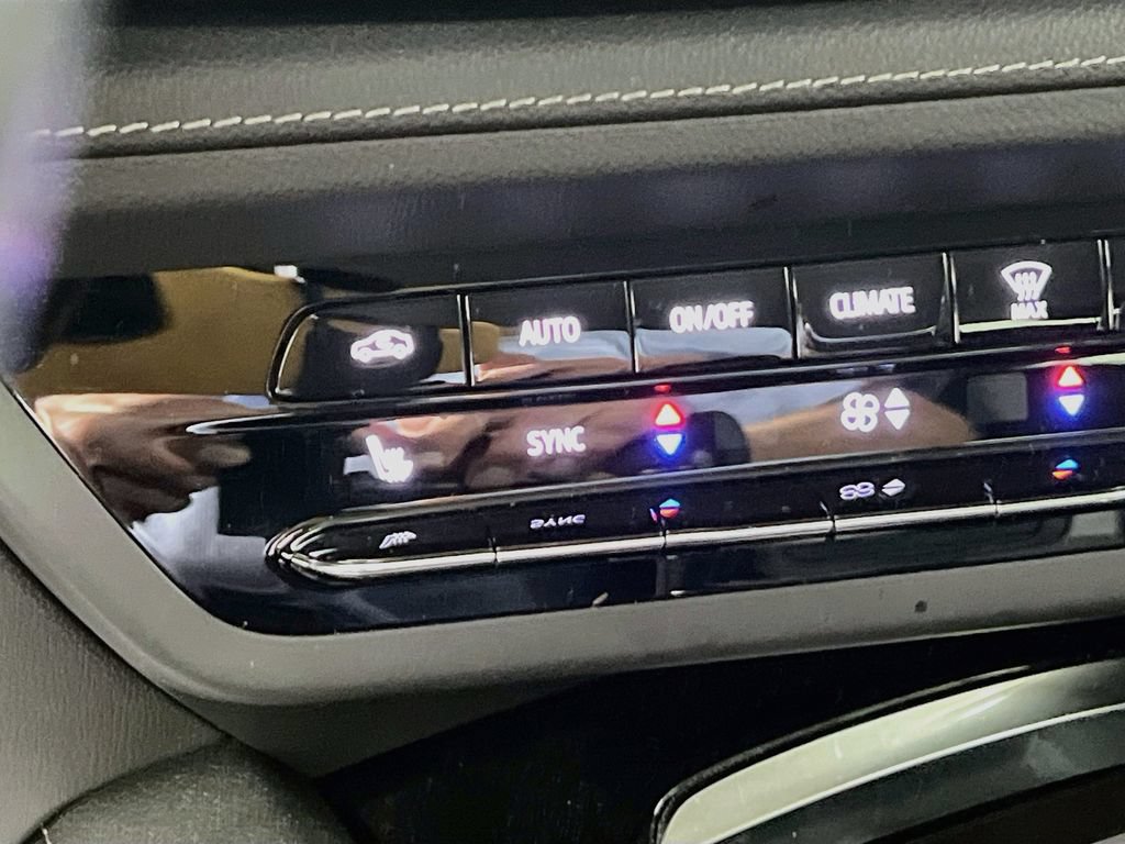 Used 2021 Buick Envision Preferred AWD/4WD image 19