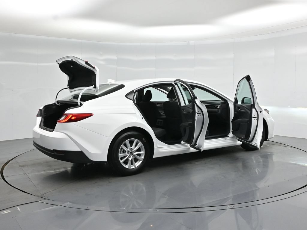 Used 2025 Toyota Camry LE FWD image 6