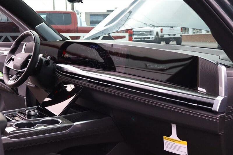 Used 2026 Cadillac Escalade V w/ LPO, ONYX Package image 34