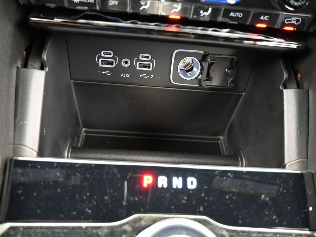 Used 2025 Jeep Grand Cherokee L Laredo image 17