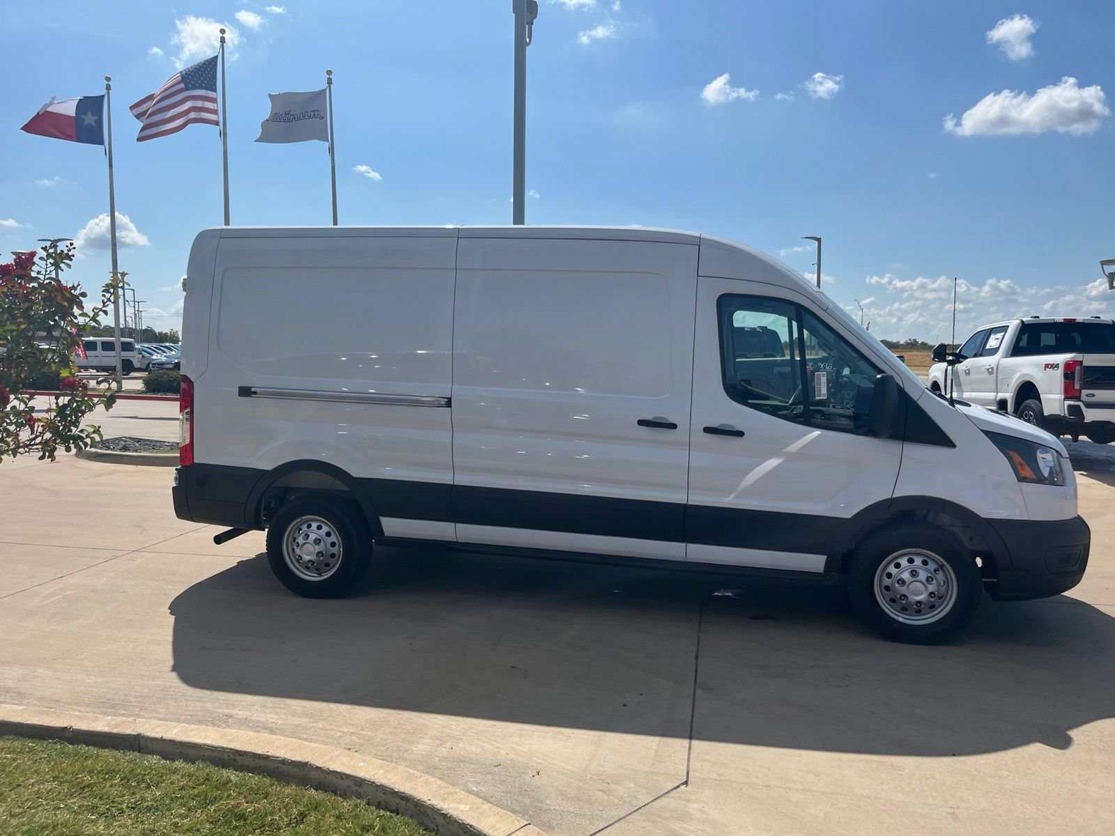 New 2026 Ford Transit 250 148 Medium Roof w/ Load Area Protection Package RWD image 7