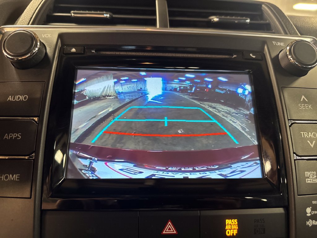 Used 2015 Toyota Camry SE FWD image 24