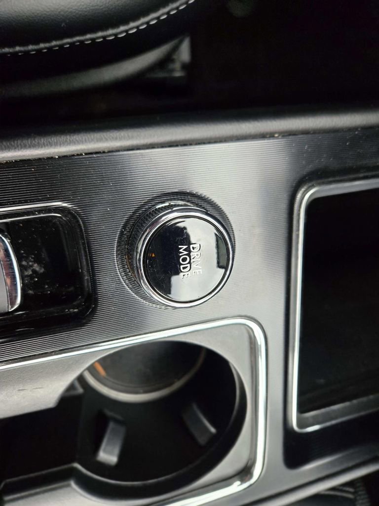 Used 2021 Lincoln Corsair AWD w/ Equipment Group 101A image 32