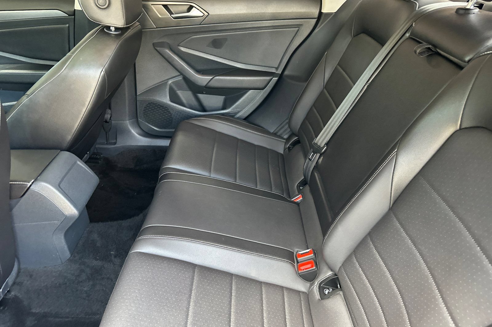 Used 2023 Volkswagen Jetta SE w/ Panoramic Sunroof Package FWD image 12