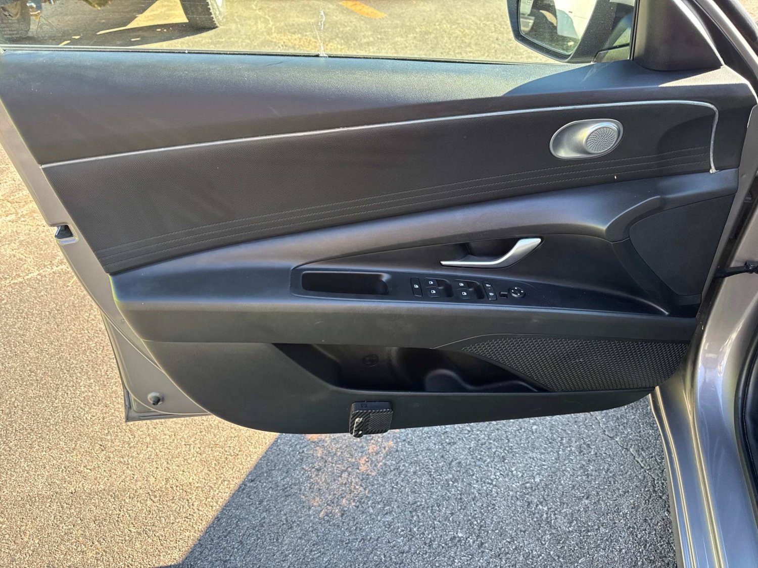 Used 2024 Hyundai Elantra SE FWD image 26