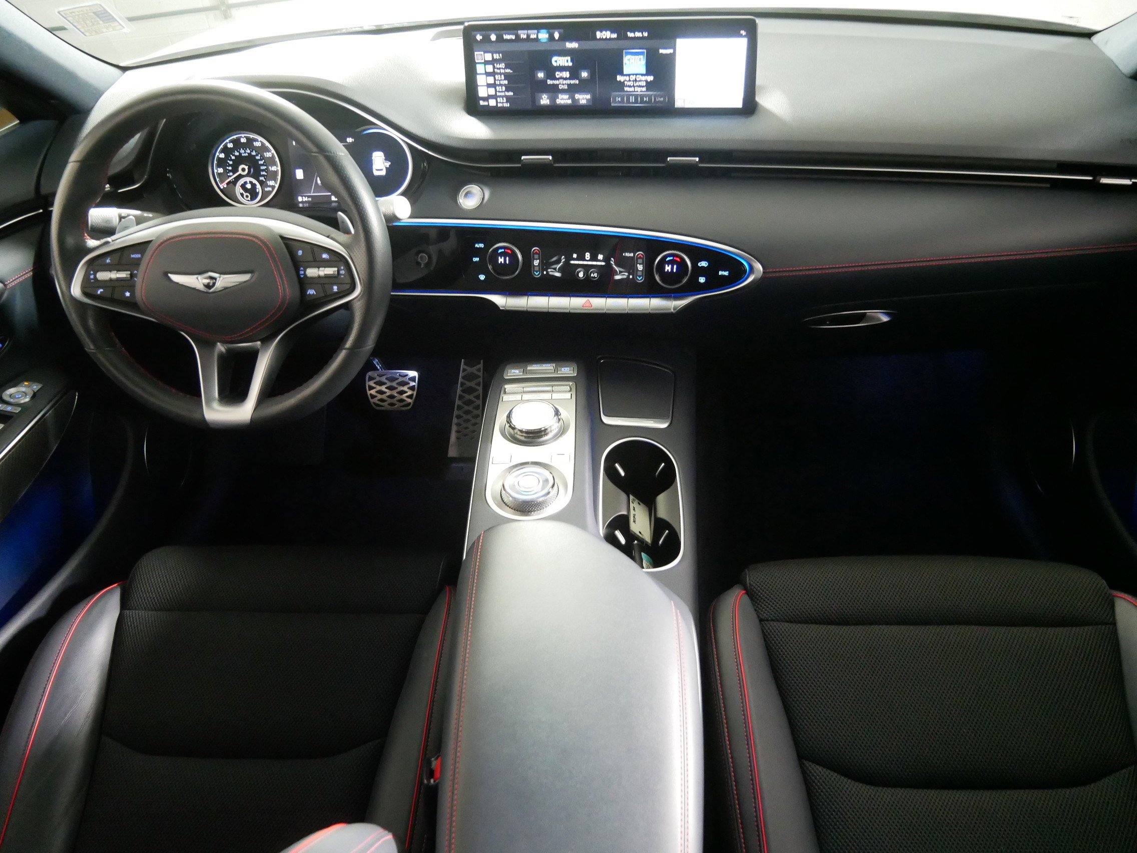 Used 2024 Genesis GV70 3.5T Sport image 10