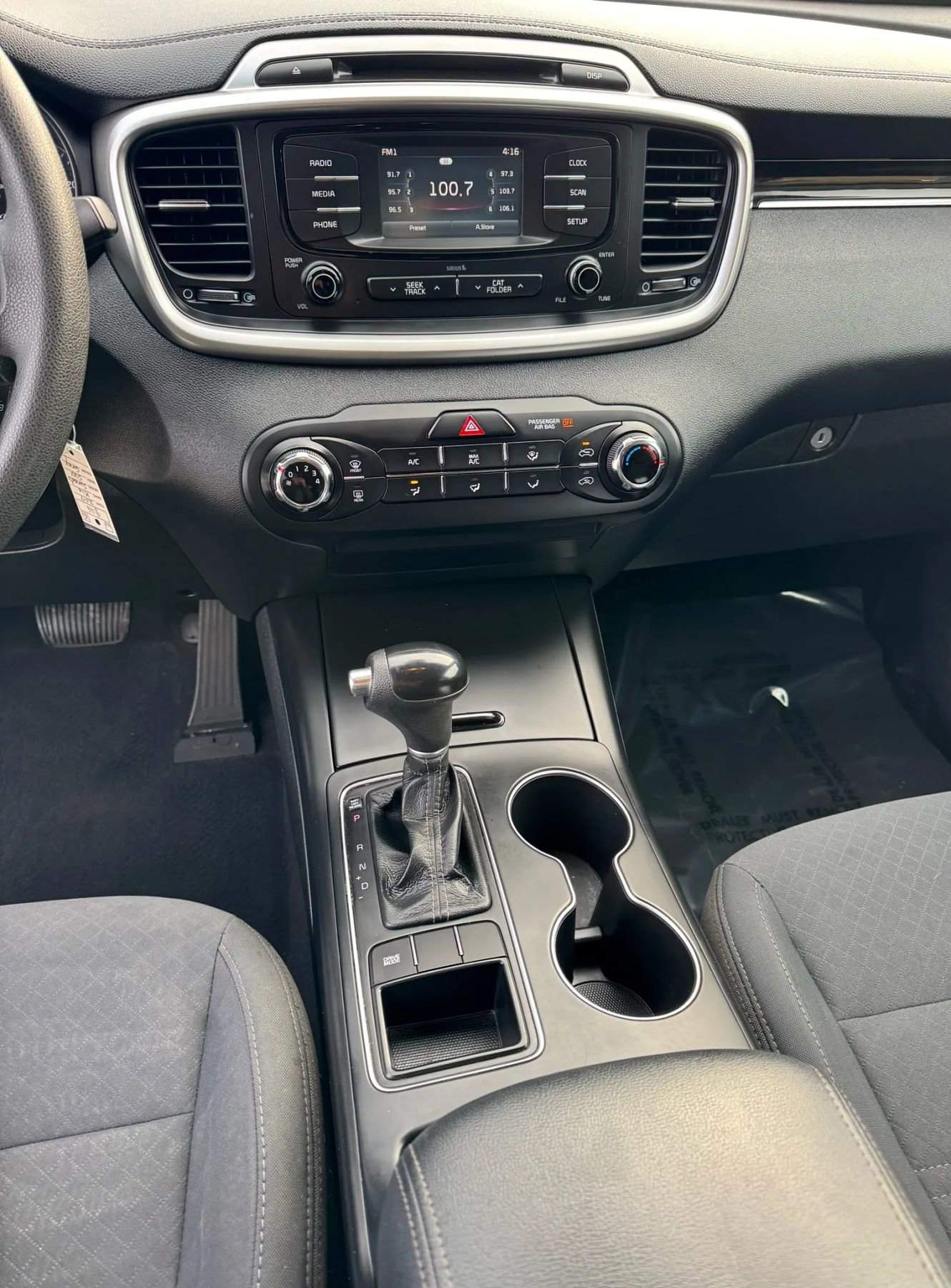 Used 2017 Kia Sorento LX image 14