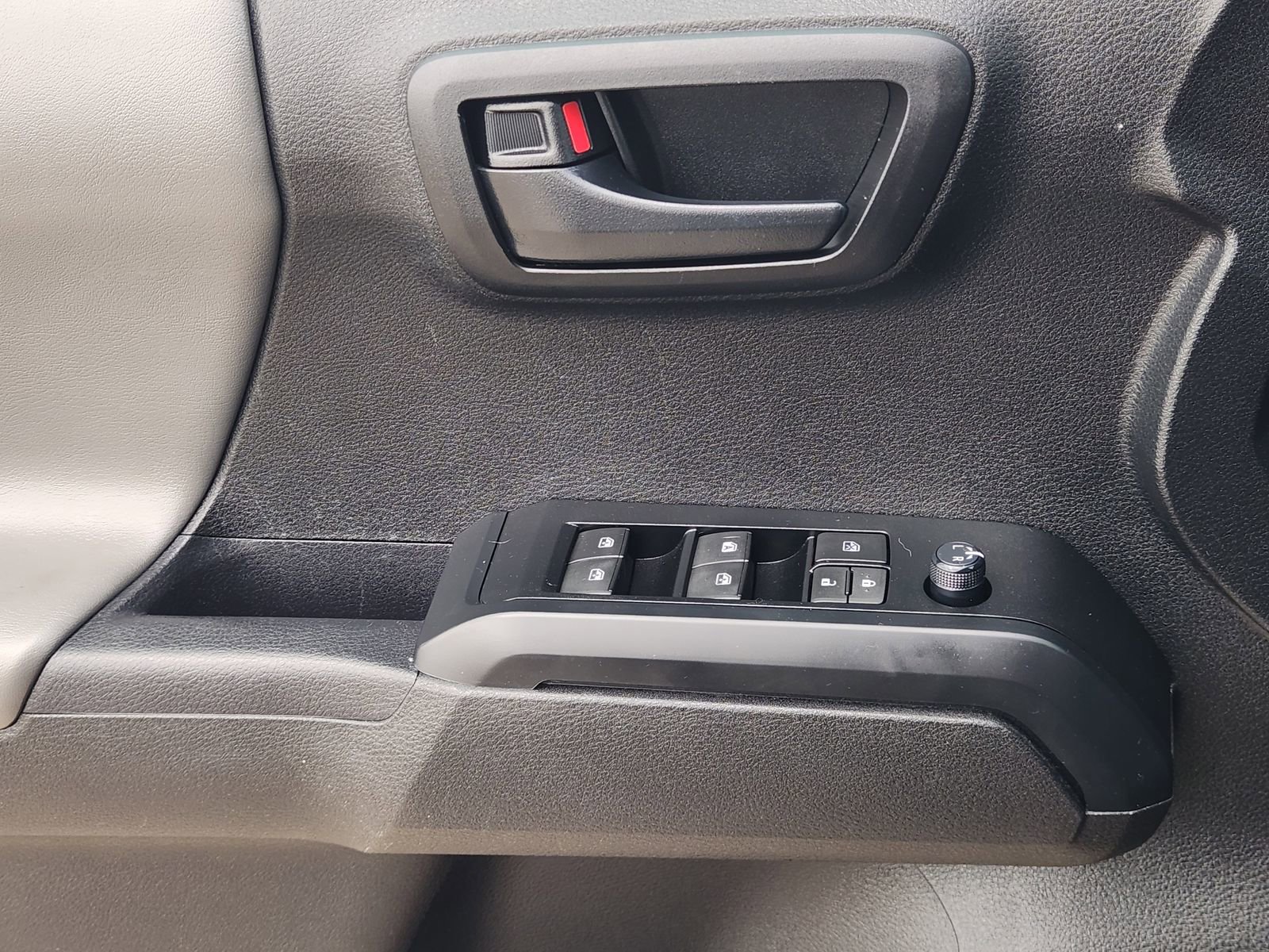 Used 2023 Toyota Tacoma SR image 22