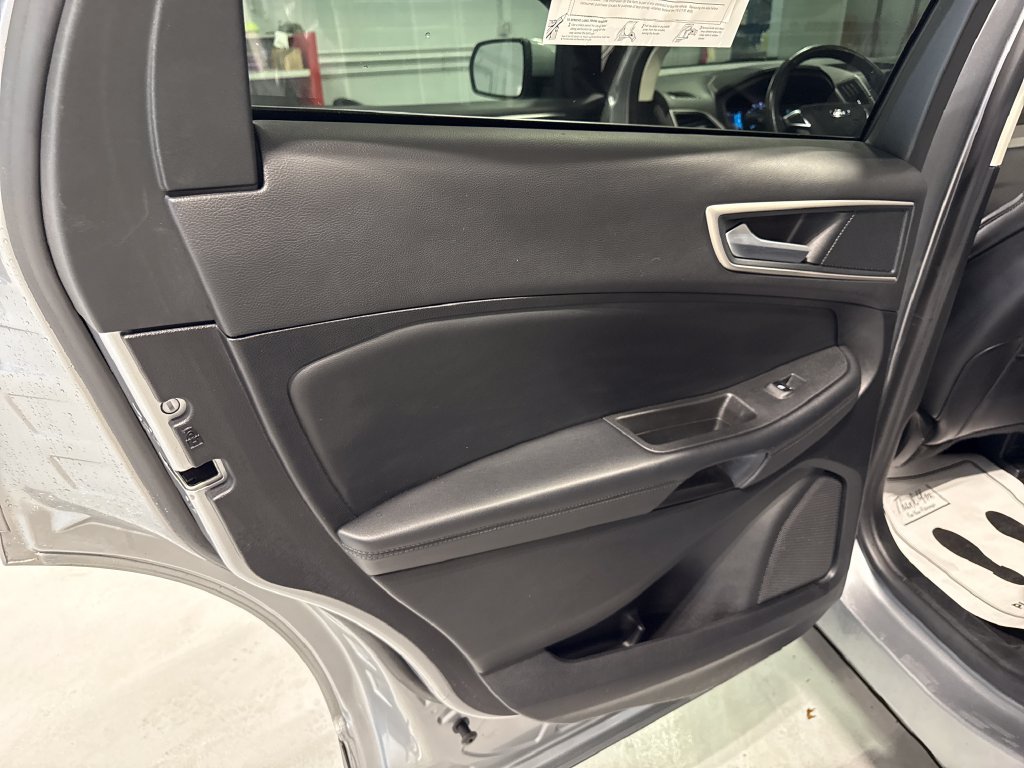 Used 2024 Ford Edge SEL AWD/4WD image 39