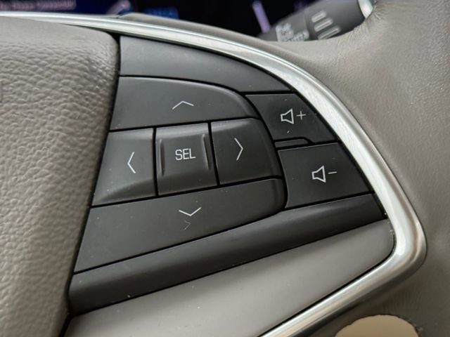 Used 2017 Cadillac XT5 Luxury w/ Driver Awareness Package image 12