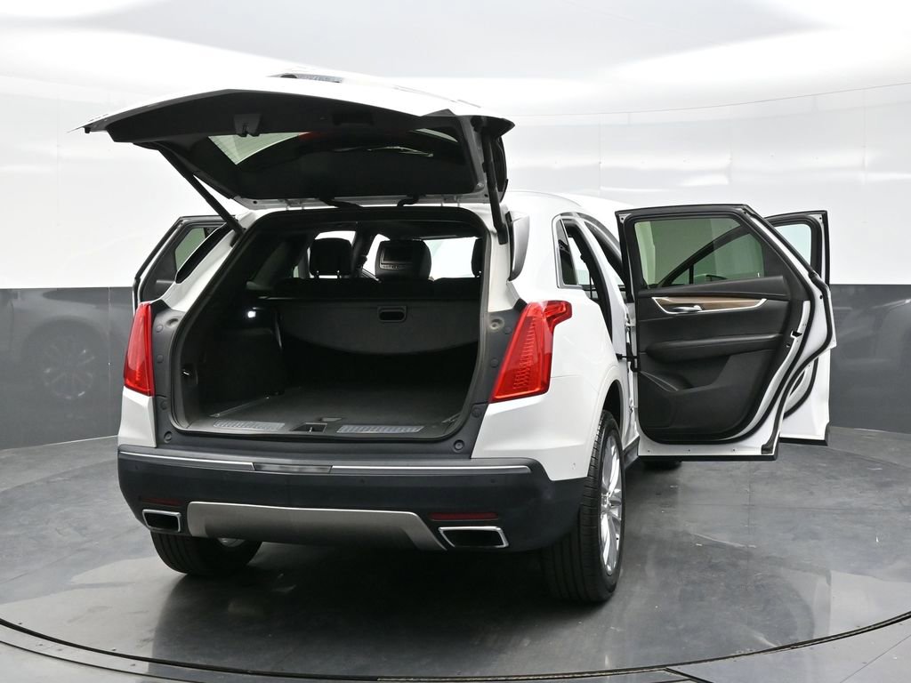 Used 2017 Cadillac XT5 Platinum w/ Driver Assist Package image 39