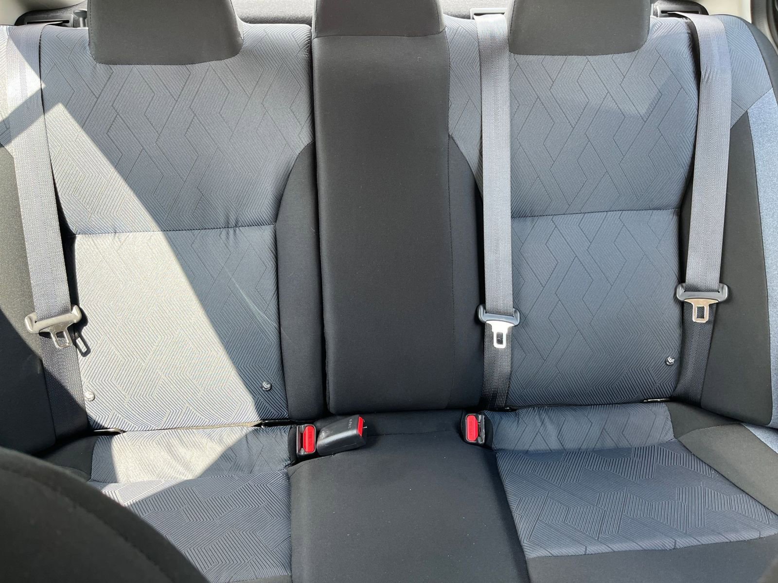 Used 2025 Nissan Versa SV image 34