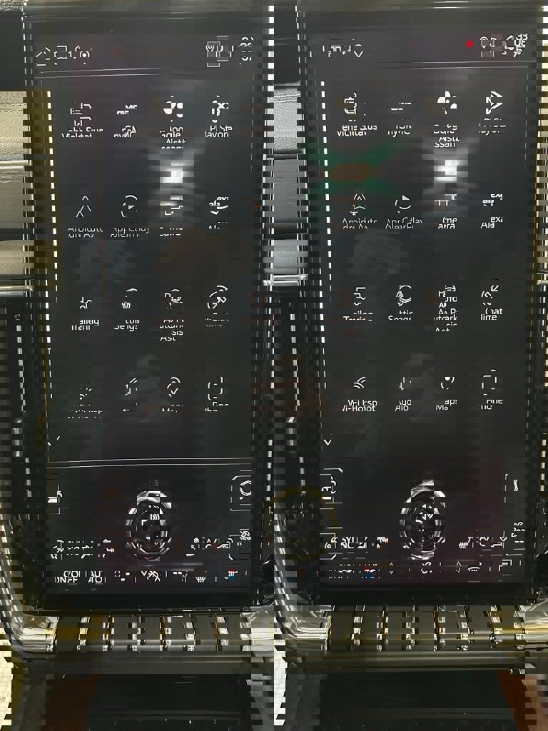 Used 2025 GMC Yukon XL Denali w/ Sun & Power Step Package image 27