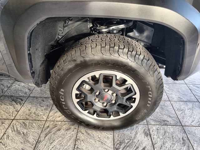Used 2025 Toyota Tacoma TRD Off-Road AWD/4WD image 10