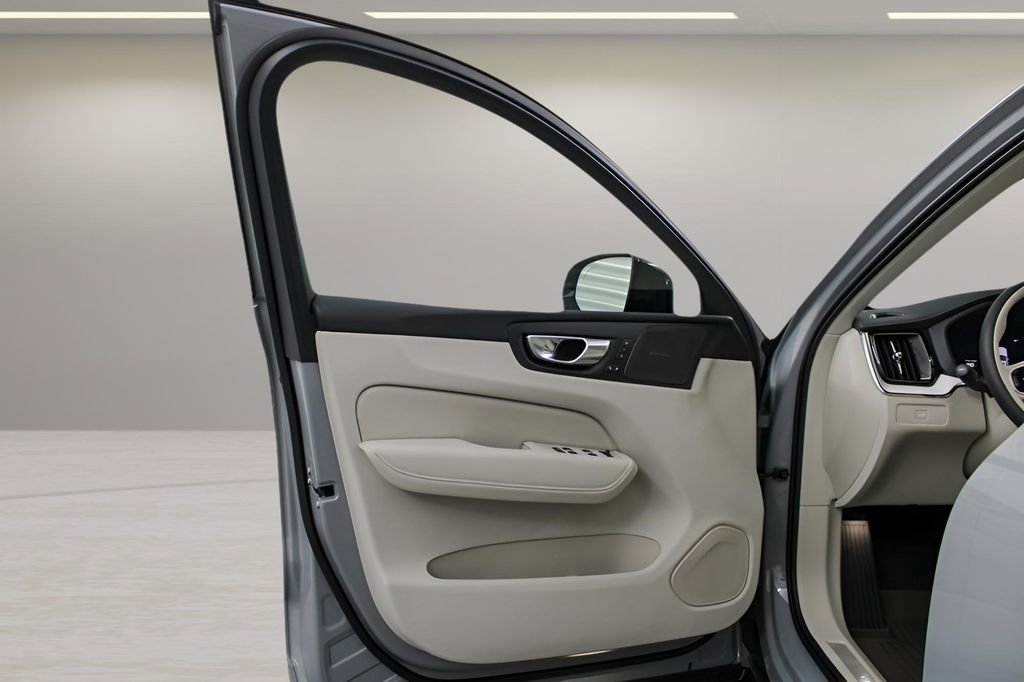 New 2026 Volvo XC60 B5 Ultra w/ Protection Package Premier AWD/4WD image 28
