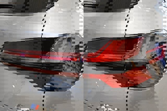 Used 2024 BMW X5 M60i w/ Executive Package image 12