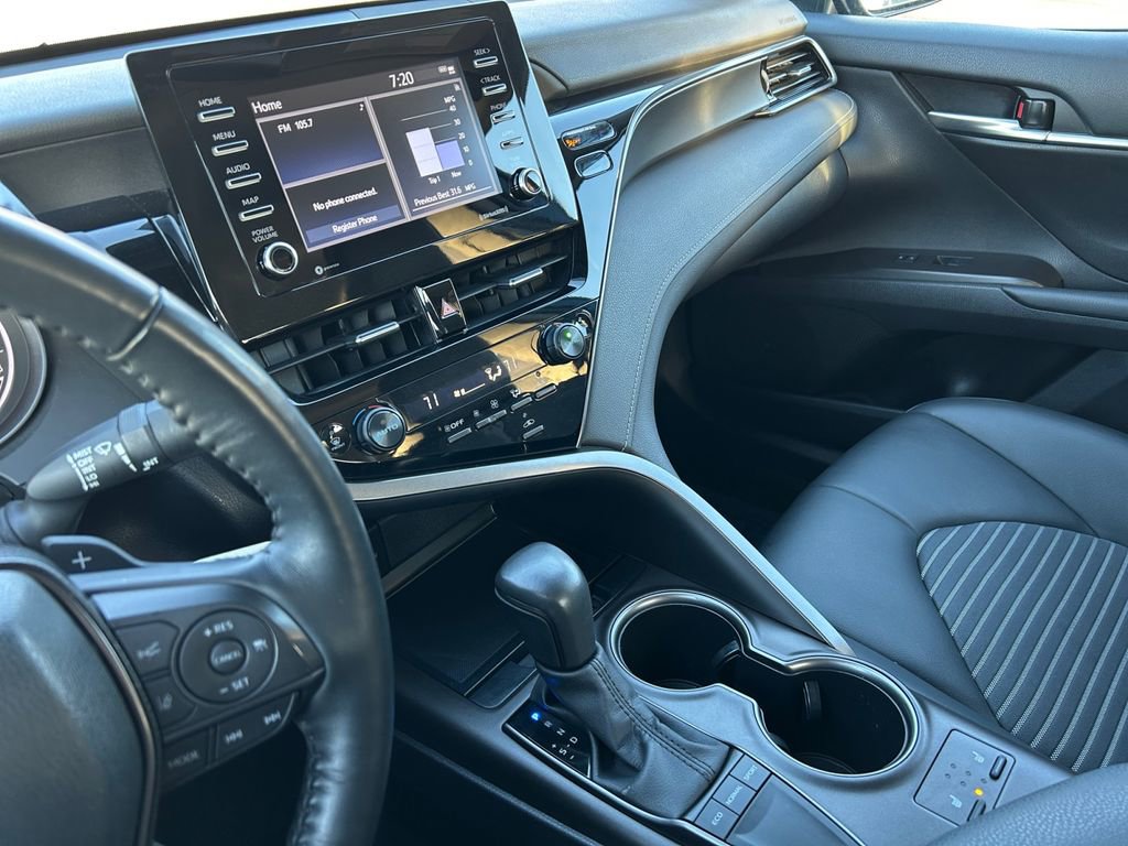 Used 2024 Toyota Camry SE w/ Cold Weather Package FWD image 20
