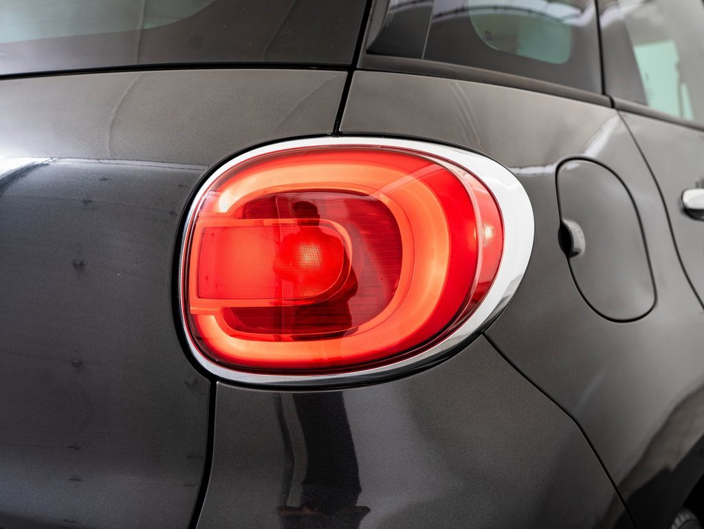 Used 2019 FIAT 500L Lounge w/ Graphite Edition image 9