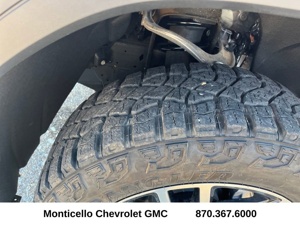 Used 2025 GMC Sierra 1500 AT4 w/ AT4 Premium Package image 28