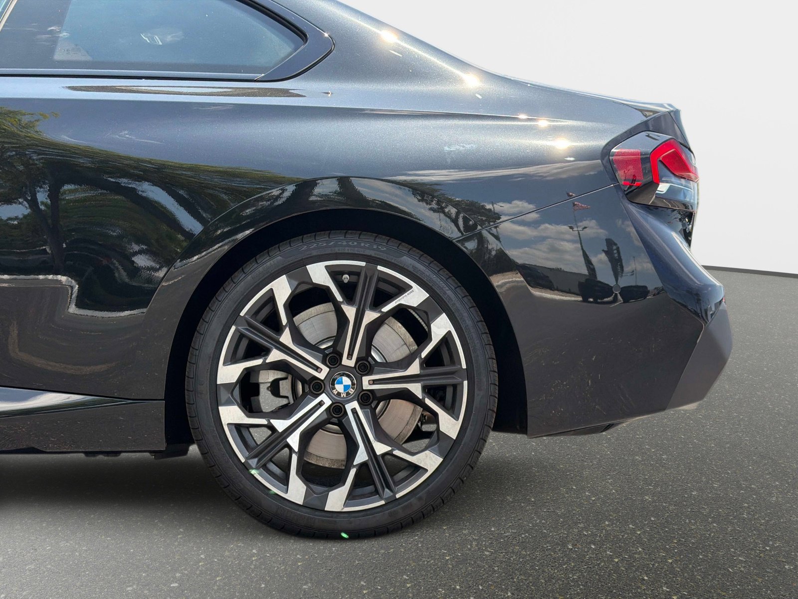 Used 2025 BMW 230i Coupe w/ Premium Package RWD image 14