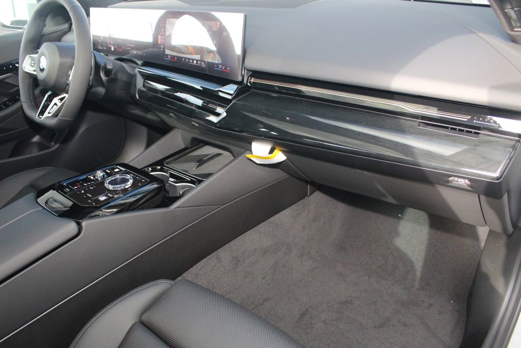 Used 2026 BMW 530i xDrive w/ Executive Package AWD/4WD image 24