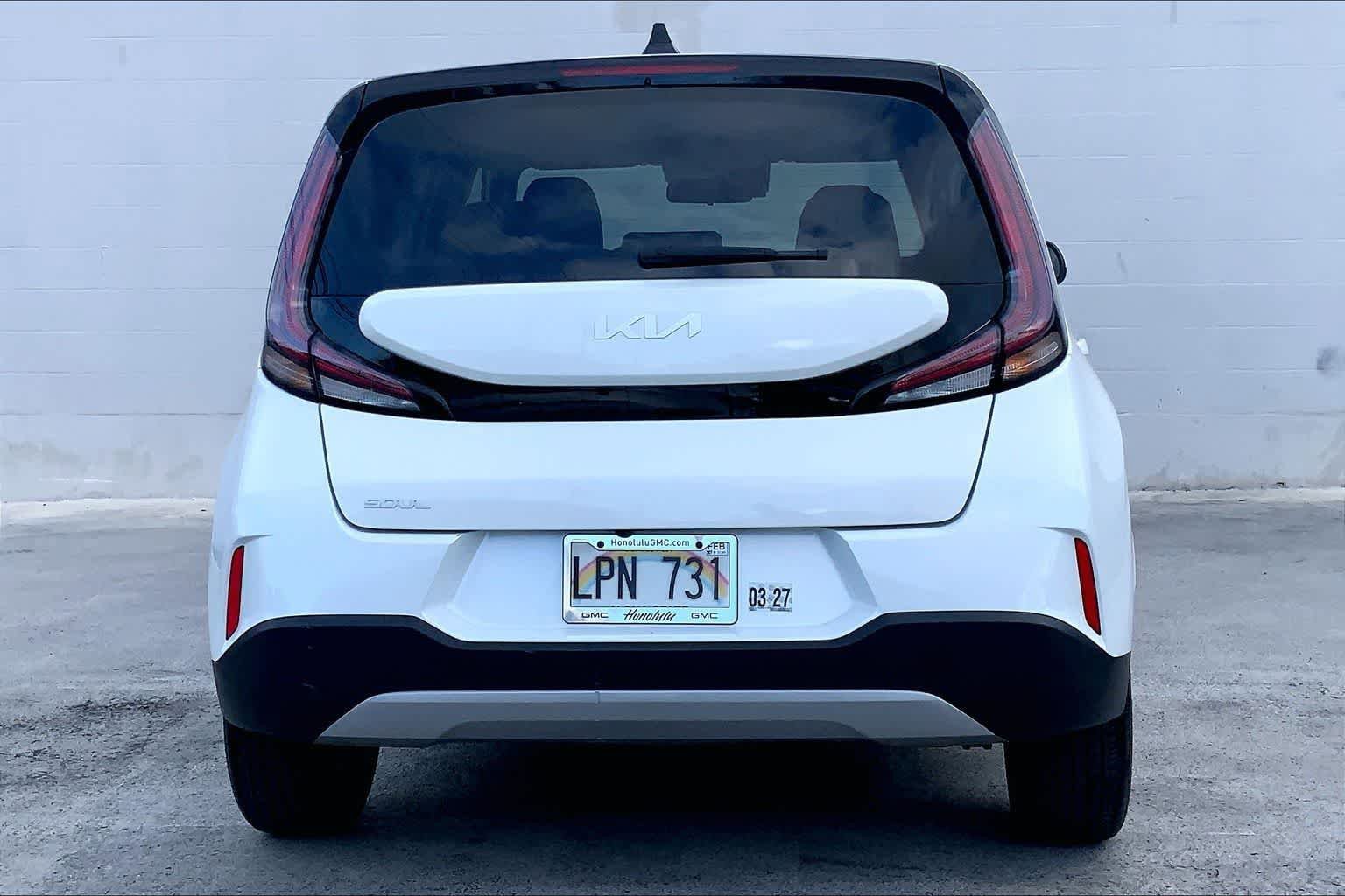 Used 2025 Kia Soul LX w/ LX Technology Package FWD image 5
