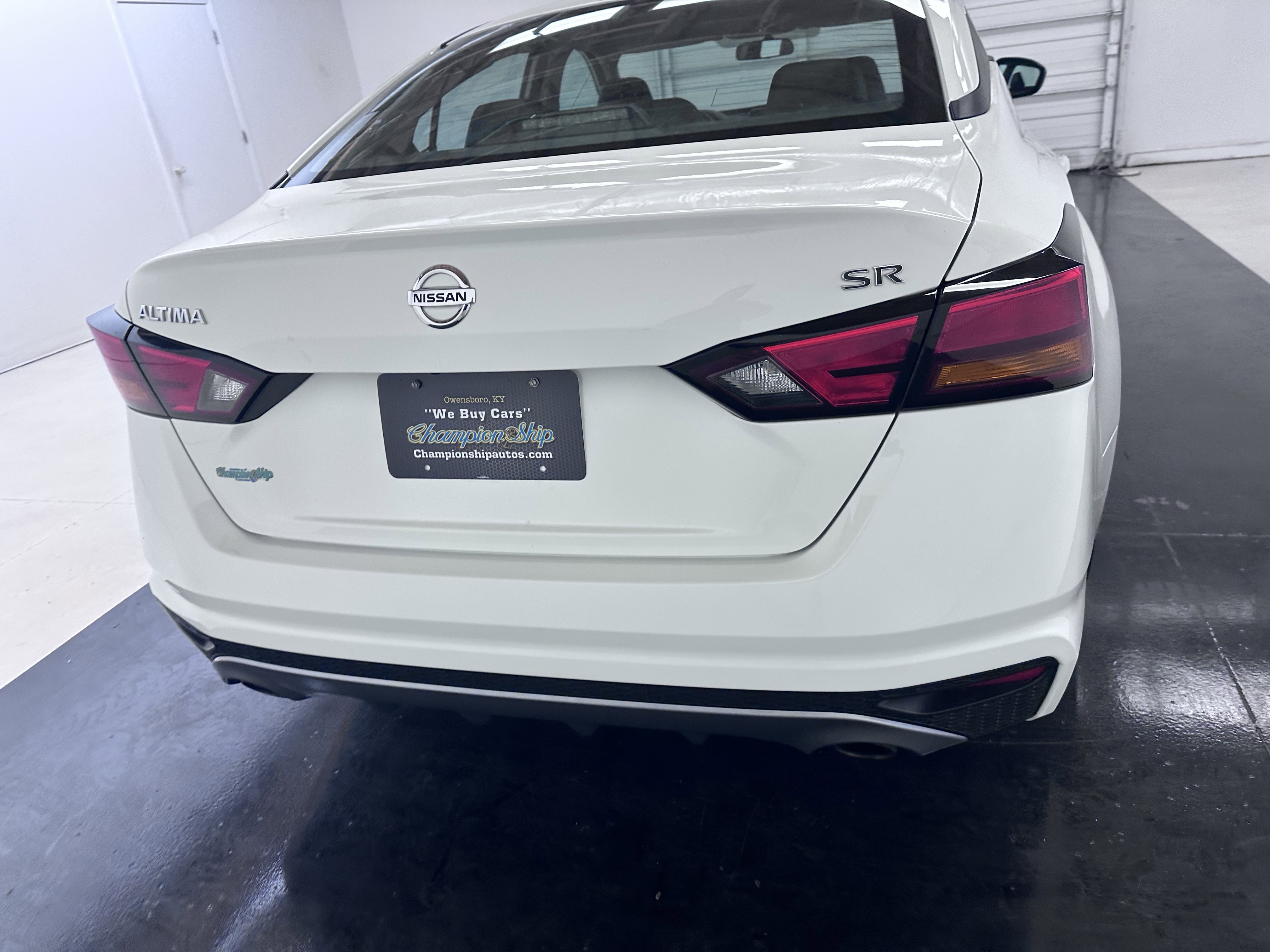 Used 2019 Nissan Altima 2.5 SR FWD image 12