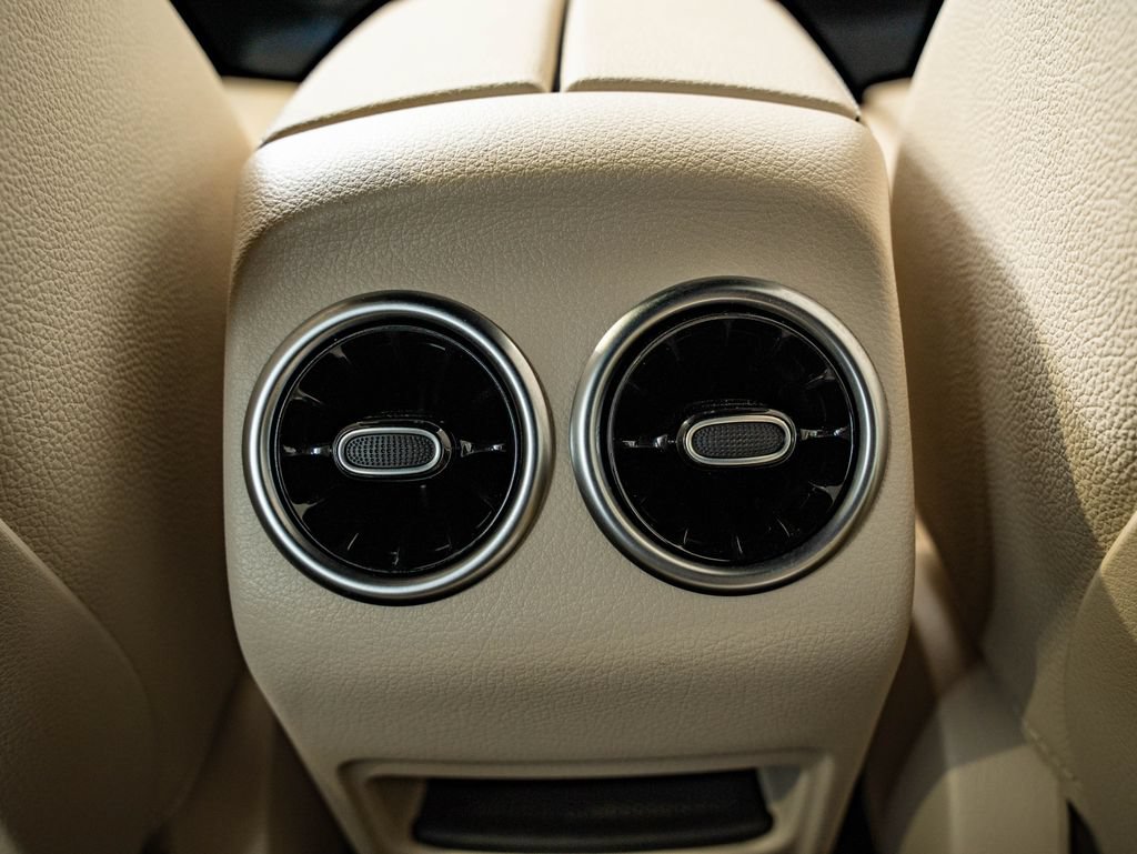 Used 2024 Mercedes-Benz EQB 300 4MATIC image 41