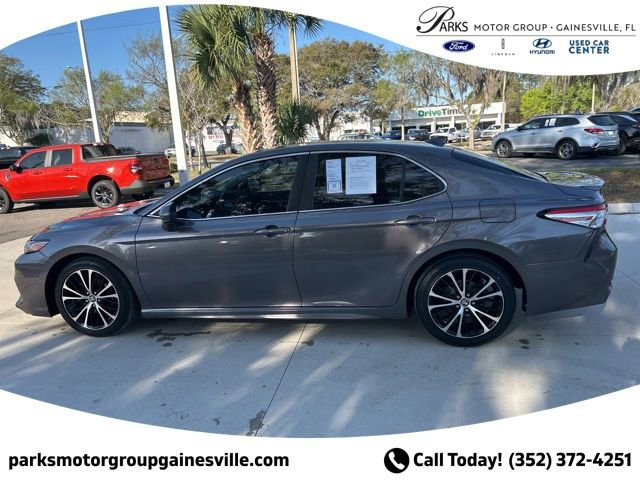 Used 2020 Toyota Camry SE FWD image 7