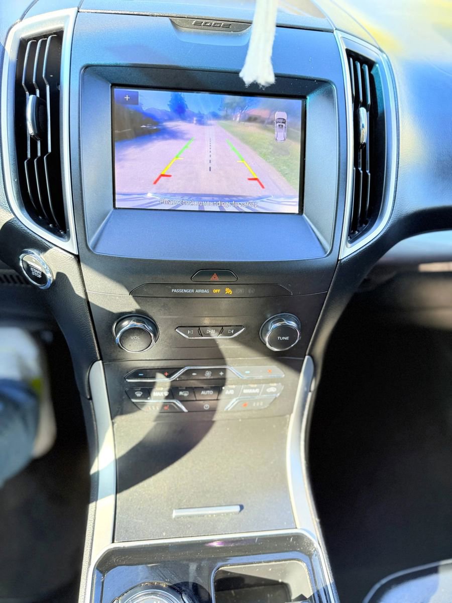 Used 2020 Ford Edge SEL image 18