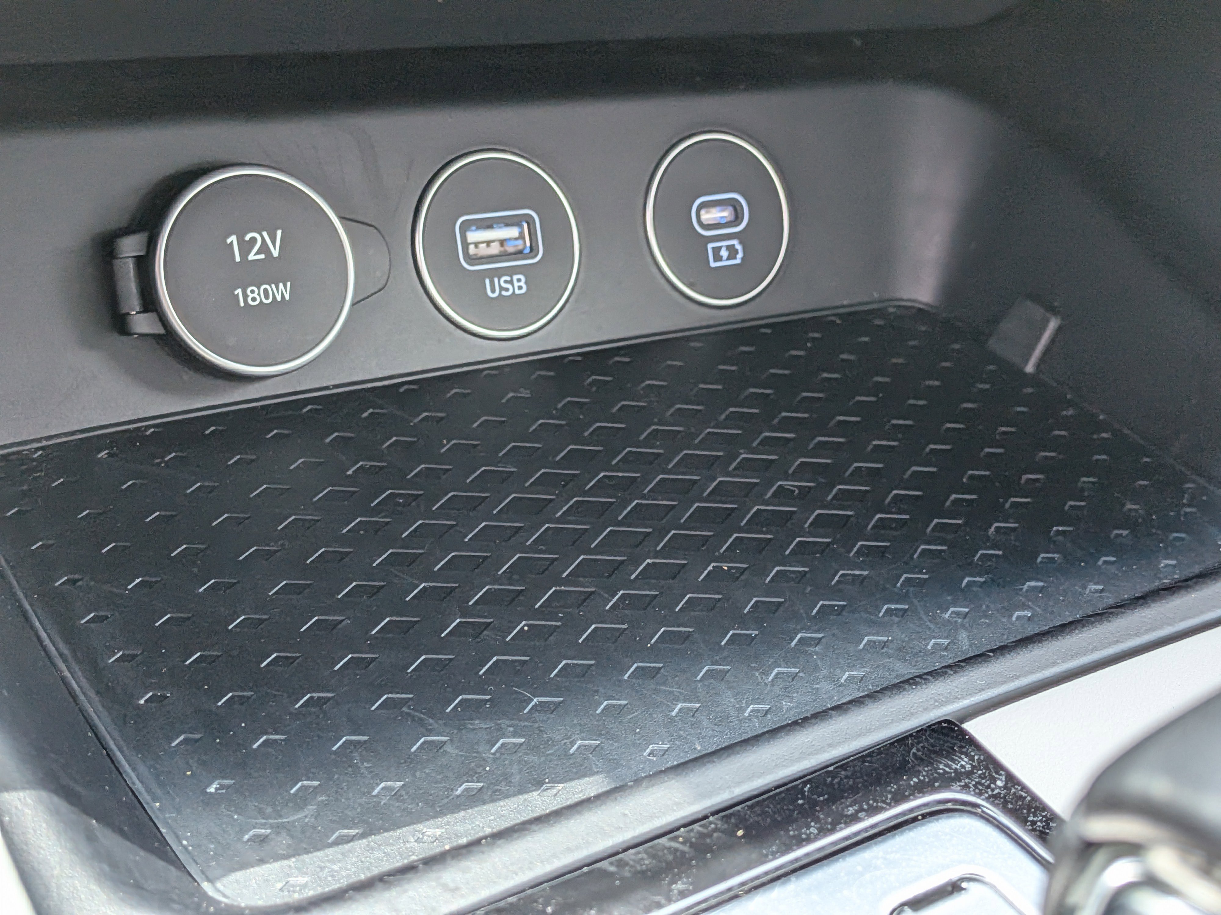 Used 2025 Genesis G70 2.5T RWD image 29