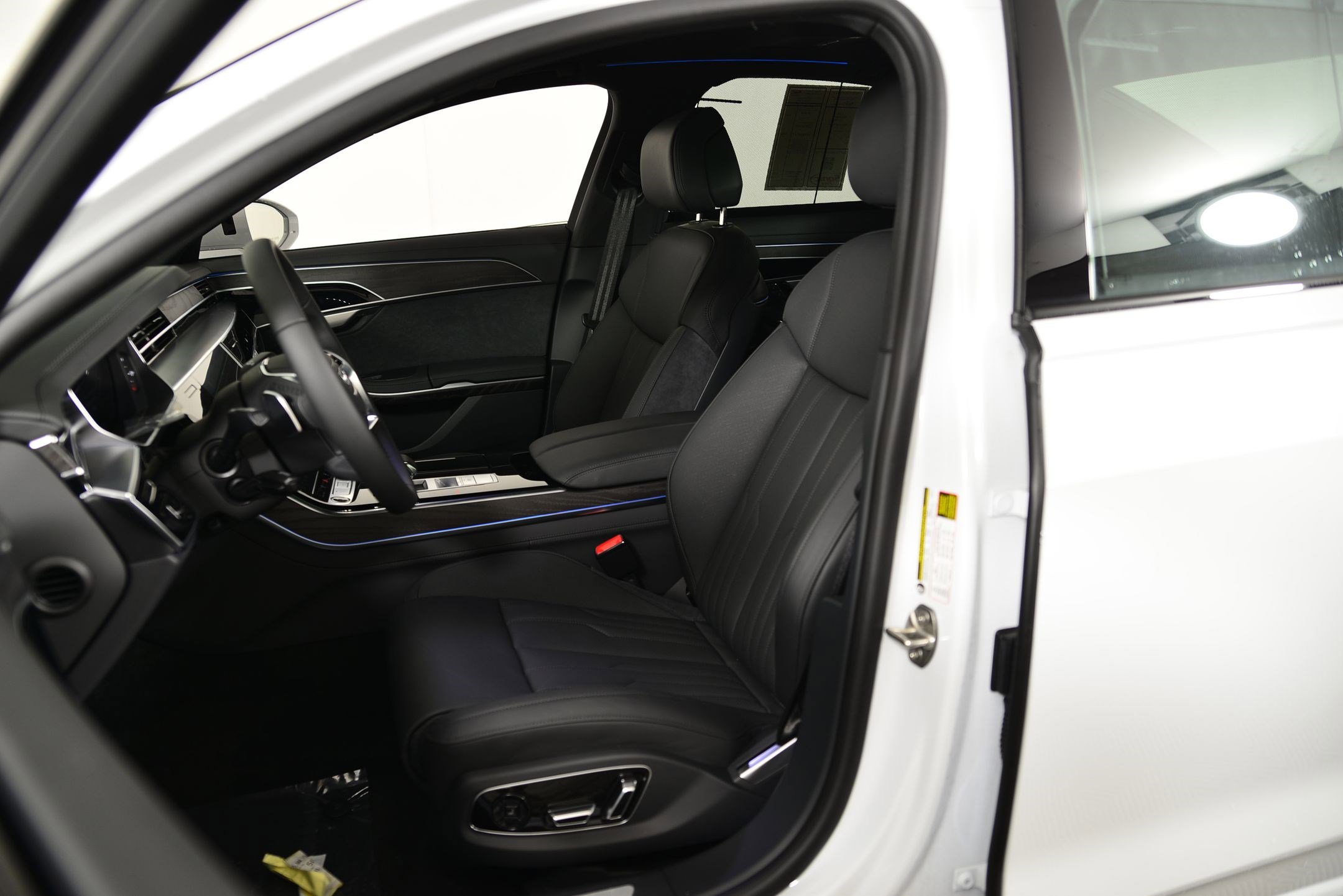 New 2026 Audi A8 L 3.0T image 4