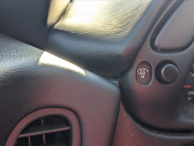 Used 2004 Chevrolet Corvette Coupe image 17