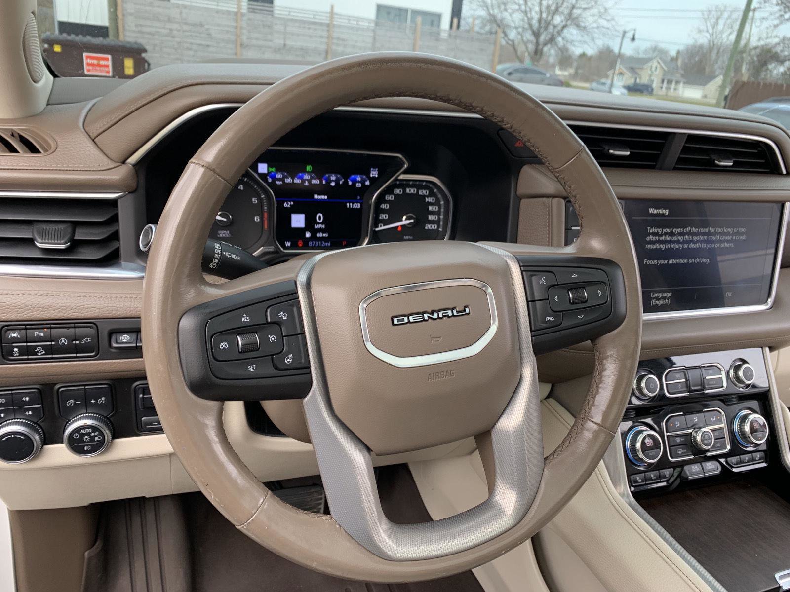 Used 2021 GMC Yukon XL Denali w/ Denali Premium Package image 18