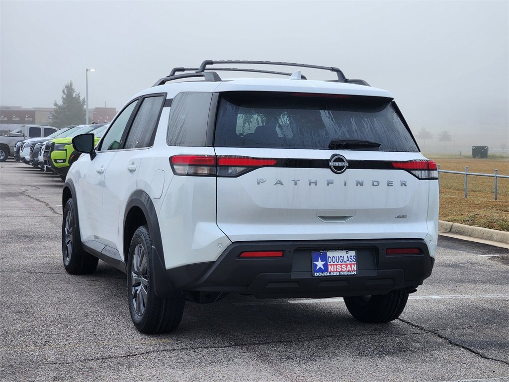 New 2025 Nissan Pathfinder SV image 4