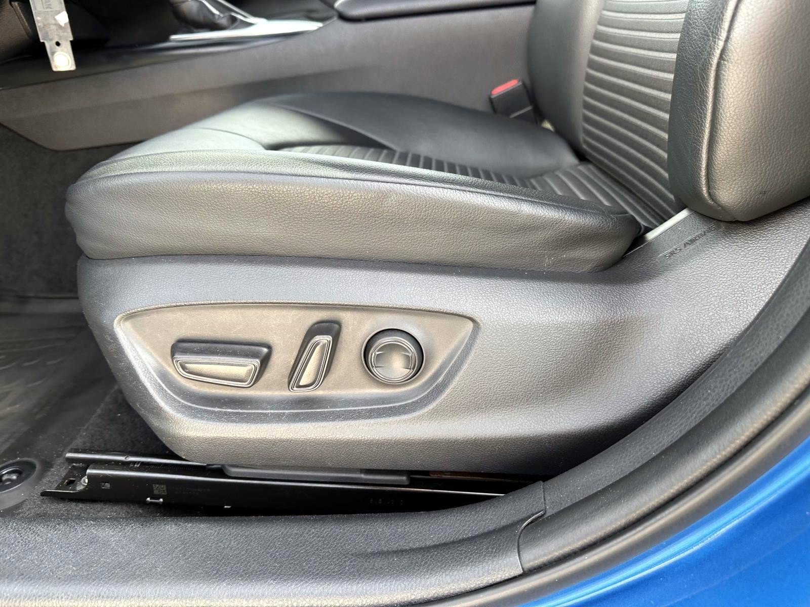 Used 2019 Toyota Camry SE FWD image 10